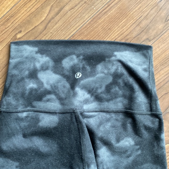 Lululemon Wunder Under - Picture 7 of 7